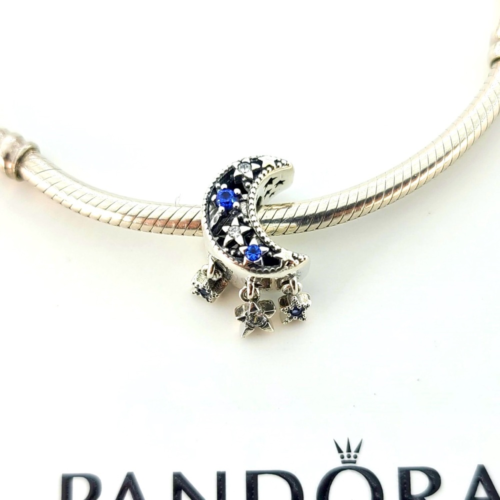 PANDORA Moon Charm 🌙